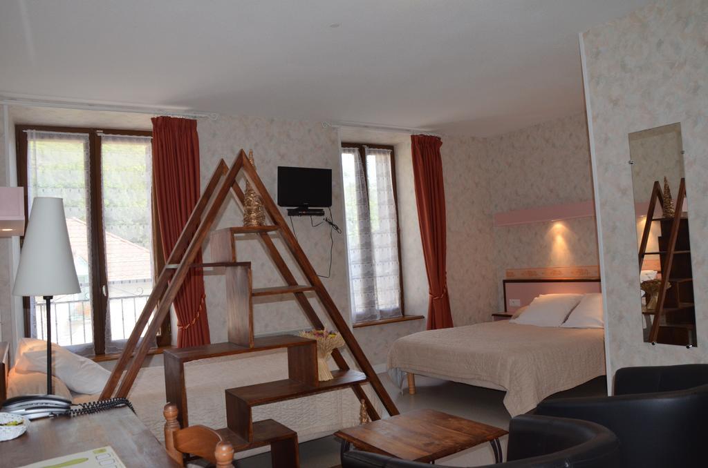 Logis Auberge De L'Allagnonette Saint-Poncy Exterior photo
